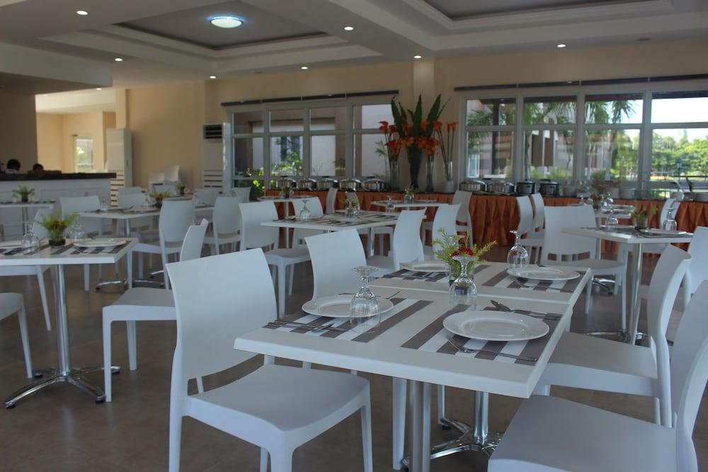 Sotogrande Iloilo Hotel Eksteriør bilde